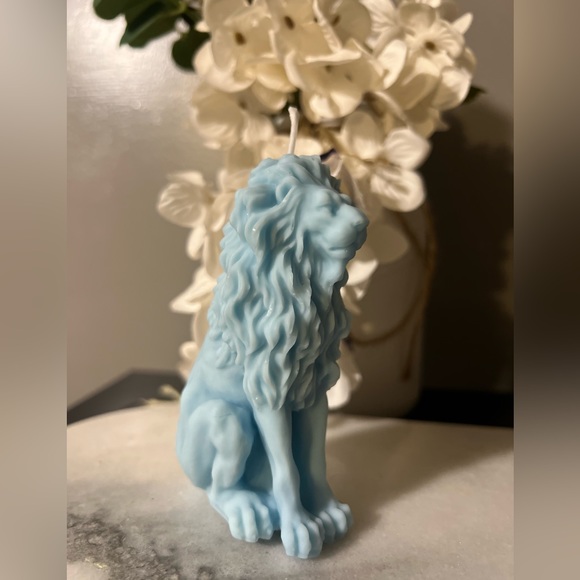 Hand Crafted Other - Blue Lion Candle - Fresh Linen Scent